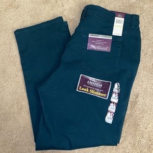 NEW Gloria Vanderbilt “Amanda” Jeans size 18W